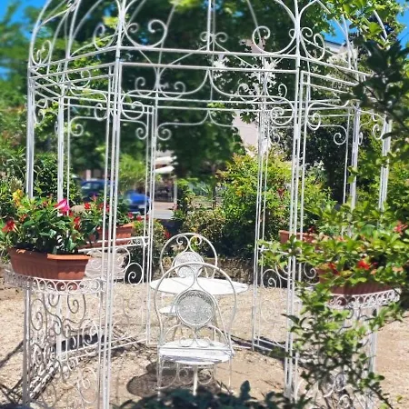 Promenade Simple Con Piscina Ξενοδοχείο 3*