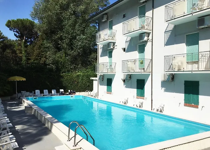 Promenade Simple Con Piscina