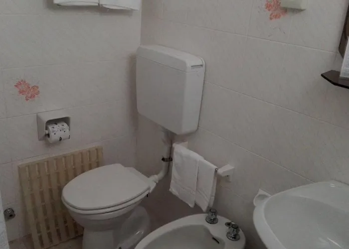 Promenade Simple Con Piscina 酒店 米兰马瑞提那