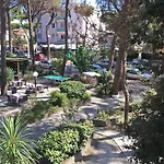 Ξενοδοχείο Promenade Simple Con Piscina 3*