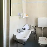 Ξενοδοχείο Promenade Simple Con Piscina 3*