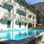 Promenade Simple Con Piscina 3* Milano Marittima