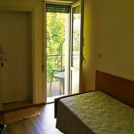 ホテル Promenade Simple Con Piscina