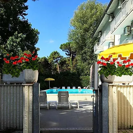 Promenade Simple Con Piscina 3*