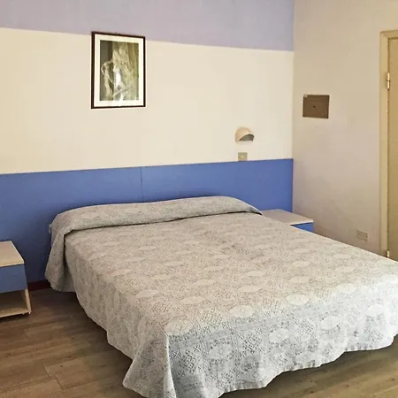 מלון Promenade Simple Con Piscina מילאנו מריטימה