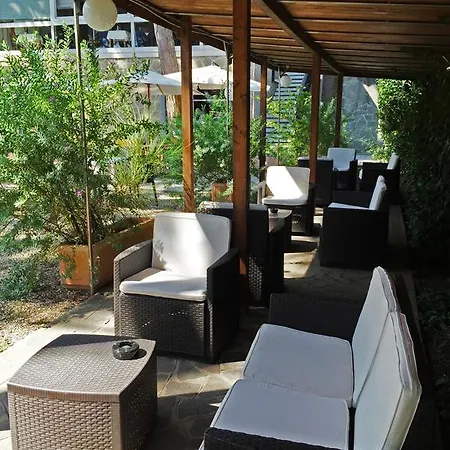 Promenade Simple Con Piscina Otel 3*