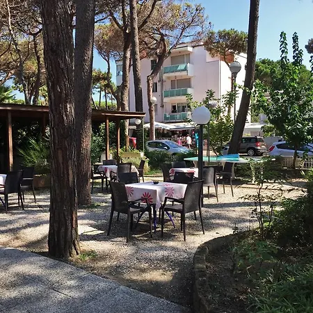 Promenade Simple Con Piscina Hotel Milano Marittima