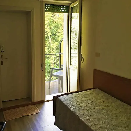 Promenade Simple Con Piscina Hotel 3*