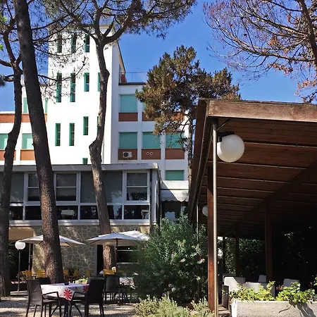 Promenade Simple Con Piscina Hotel Milano Marittima