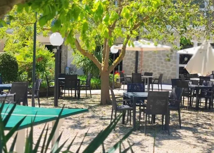 Promenade Simple Con Piscina מלון מילאנו מריטימה