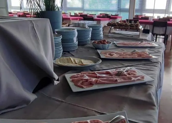 Promenade Simple Con Piscina Otel