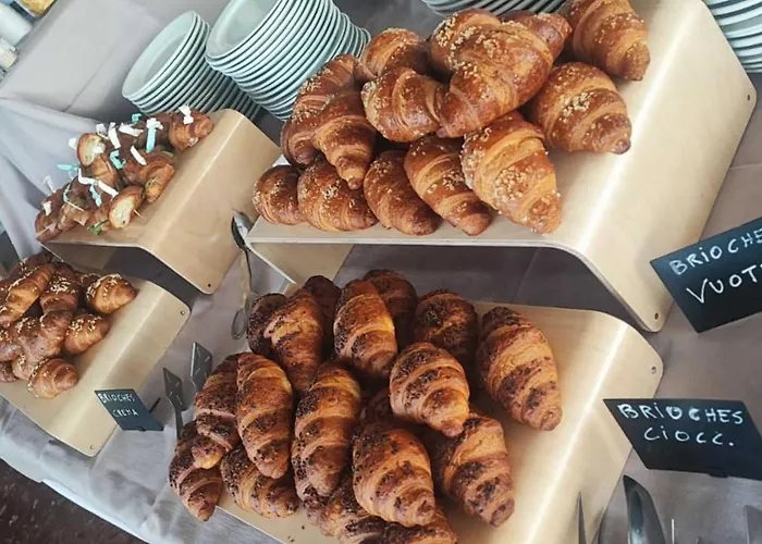 Otel Promenade Simple Con Piscina