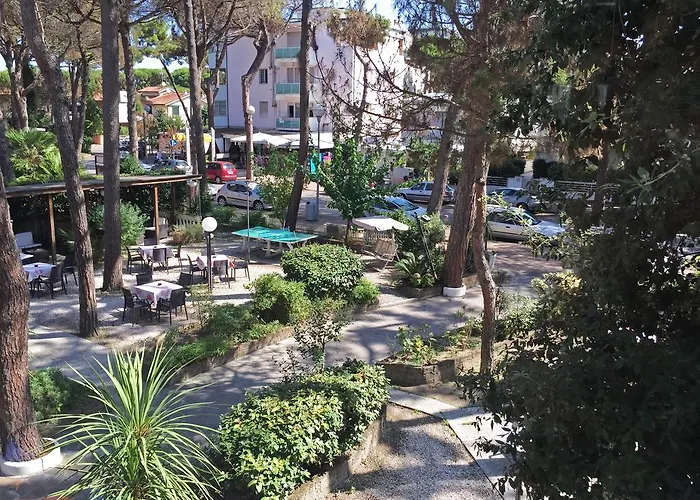 Otel Promenade Simple Con Piscina 3*