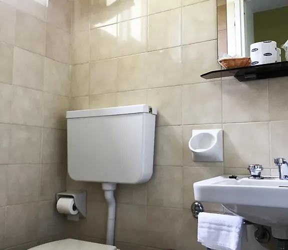 فندق Promenade Simple Con Piscina ميلانو ماريتيما