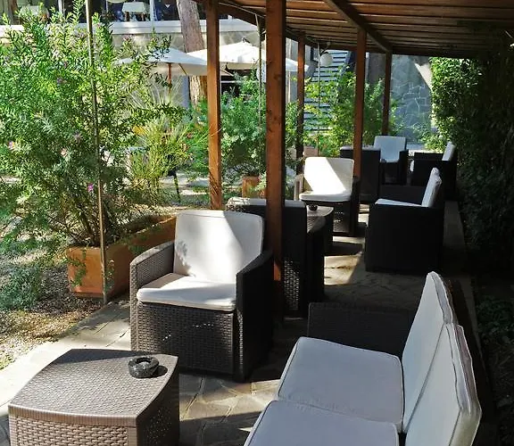 Promenade Simple Con Piscina Otel 3*