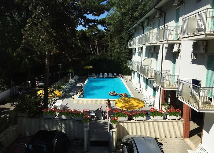 Promenade Simple Con Piscina 3* Milano Marittima
